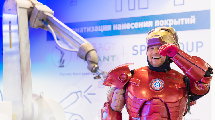 Самые интересные роботы на выставке "Металлообработка-2022"