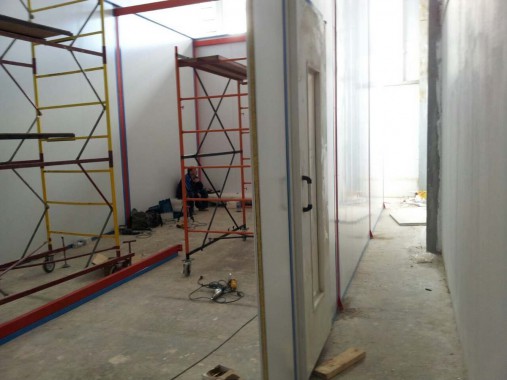 На Заводе по производству дизельных двигателей для локомотивов в г. Астана (Казахстан) SPK GROUP устанавливает камеру для смешивания и хранения красок