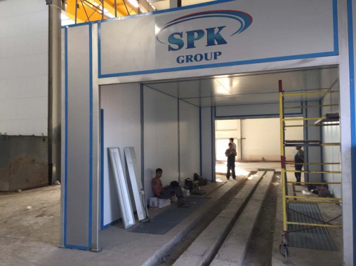 В столице республики Казахстан в Астане на Заводе по производству дизельных двигателей специалистами SPK Group возводится проходная моечная камера для дизельных двигателей В столице республики Казахстан в Астане на Заводе по производству дизельных двигателей специалистами SPK Group возводится проходная моечная камера для дизельных двигателей