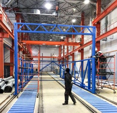 Фото с монтажа камеры сушки, которая совместно с зоной открытой окраски SPK в новом цехе предприятия-производителя автокранов и грузовой техники в г. Челябинск