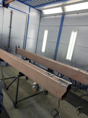 Комплекс подготовки и покраски для деталей с подвесной транспортной системой SPK Комплекс подготовки и покраски для деталей с подвесной транспортной системой SPK GROUP