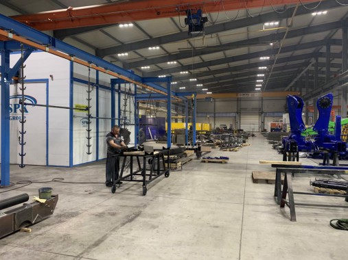 Комплекс подготовки и покраски для деталей с подвесной транспортной системой SPK Комплекс подготовки и покраски для деталей с подвесной транспортной системой SPK GROUP