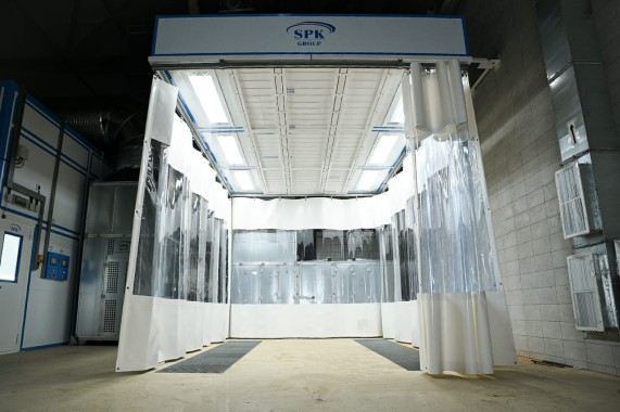 Окрасочно-сушильная камера для легковой коммерческой техники SPK-8.4.4 Фото камеры окраски SPK GROUP для легковой коммерческой техники