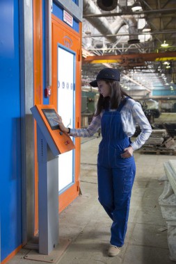 Окрасочно-сушильная камера для вилочных погрузчиков и металлоконструкций (Невьянский Машиностроительный Завод, г. Невьянск, Свердловская область) Окрасочно-сушильная камера для вилочных погрузчиков и металлоконструкций (Невьянский Машиностроительный Завод, г. Невьянск, Свердловская область)