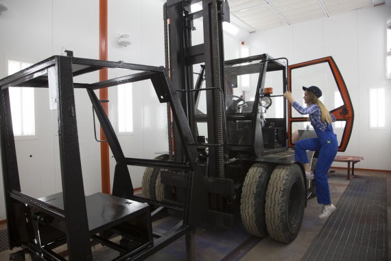 Окрасочно-сушильная камера для вилочных погрузчиков и металлоконструкций (Невьянский Машиностроительный Завод, г. Невьянск, Свердловская область) Окрасочно-сушильная камера для вилочных погрузчиков и металлоконструкций (Невьянский Машиностроительный Завод, г. Невьянск, Свердловская область)