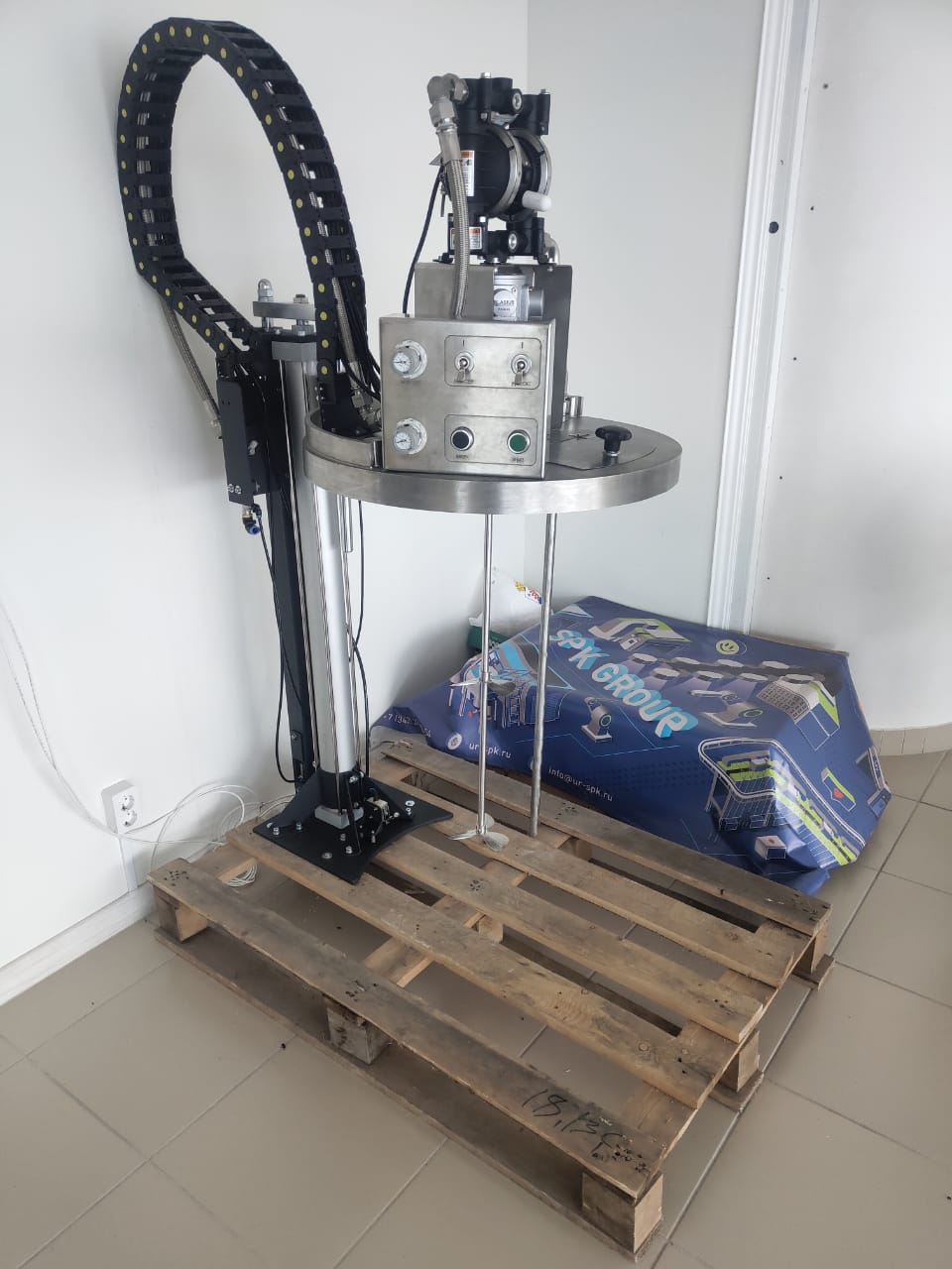 Подъемник крышки для емкости 200 литров SPK GROUP