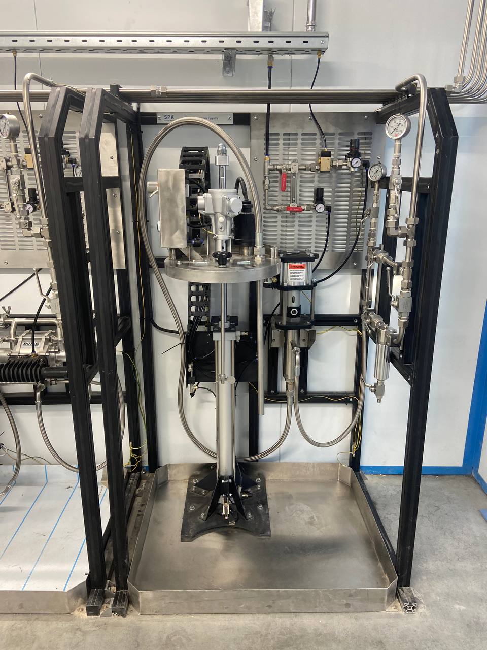 Система подачи ЛКМ из тары поставки